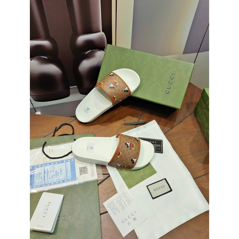 G*u*i slippers